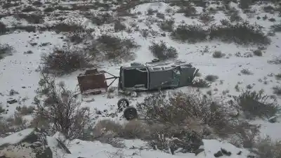 El blanco que se volvió trampa: una camioneta terminó volcada en el camino a Ullum