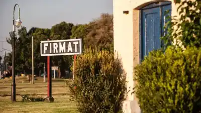 Llamaron a la puerta y se hicieron pasar por empleados del banco: la excusa que usaron con una mujer de 86 años
