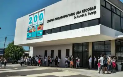 Escobar: Separaron a una docente del preuniversitario tras confirmarse su vínculo con un ex alumno
