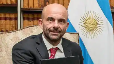 La empresa familiar de Mogetta que integra la concesionaria de la autopista Rosario-Córdoba: el detalle que complica al ex funcionario