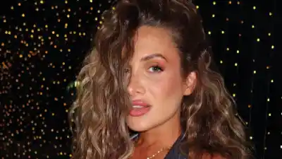 El look de Cami Homs que esconde un detalle de lujo que pocos notaron