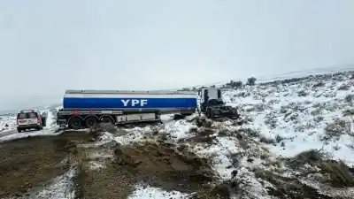 La trampa blanca en las rutas de Zapala: dos vehículos fuera del asfalto y un dato que llamó la atención