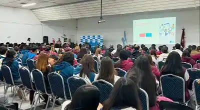 Dos preservativos, la primera vez y la sífilis: los mitos que los adolescentes siguen creyendo