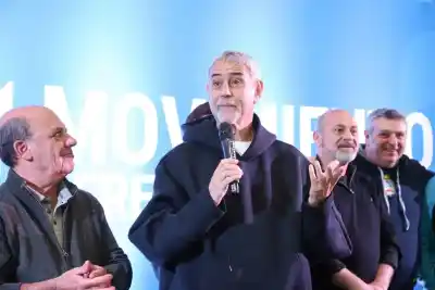 Le recordaron a Máximo aquella vieja canción contra Massa y la interna peronista estalló