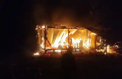 Un incendio en San Pedro dejó daños materiales y una sospecha que preocupa a los bomberos