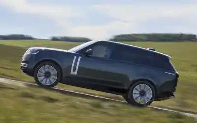 El primer Range Rover eléctrico ya se puede pedir: lo que es capaz de hacer