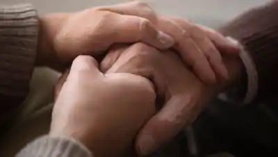 Criada con un apellido que no era el suyo, a los 50 el ADN le cambió la historia