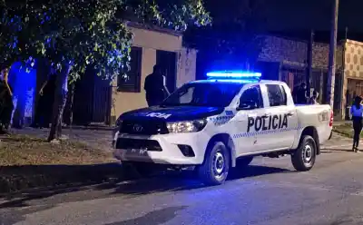 Fuertes quemaduras por celos en Lastenia: la Policía busca a un joven de 17 años