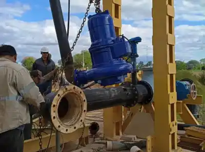 Un tronco dejó sin agua a siete localidades y Sameep activó el plan de emergencia