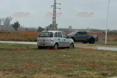 Perdió el control en la Costanera, terminó sobre una isleta y hay un interrogante que nadie puede responder