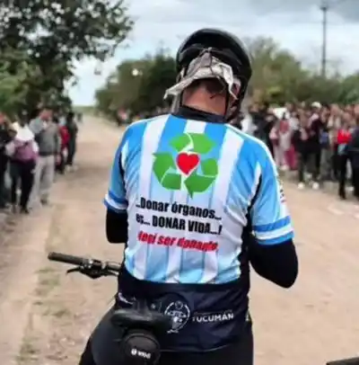 23 años después del trasplante, el ciclista que vuelve a desafiar a la nieve por una promesa