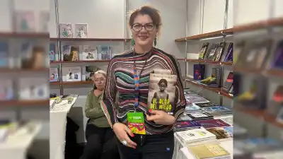 La neuquina que escuchó el dolor de los refugiados en Europa y volvió a Neuquén con un libro que estremece