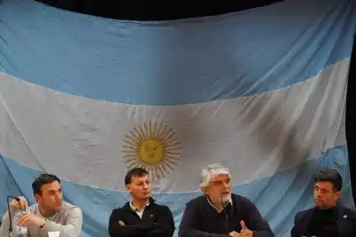 Villa Constitución: gremios bonaerenses y santafesinos se unieron y sonó la Marcha