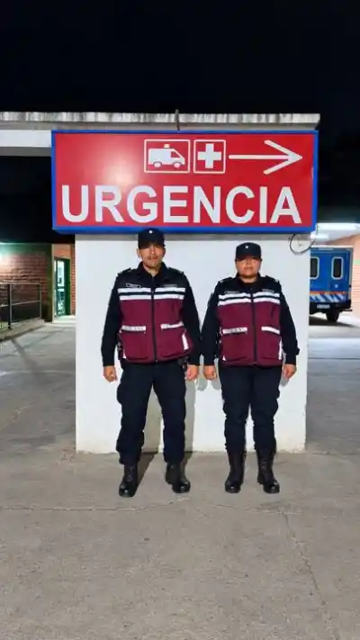 Salvó a un bebé que se ahogaba en plena calle y la reacción de la madre lo cambió todo