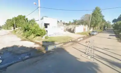 Intentaron asaltar a un policía frente a su casa en Virrey del Pino: la huida terminó de la peor manera