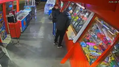 Discutió con un kiosquero, le escupió en la cara y huyó: lo que reveló el video