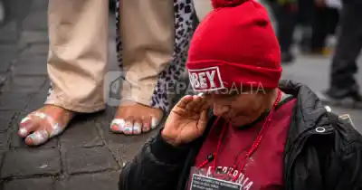Caminó descalza hasta el Milagro y confesó lo que nadie esperaba: "Ya no duele nada"