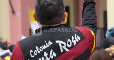 La peregrinación de Colonia Santa Rosa llegó a la Catedral y el recibimiento quebró a todos