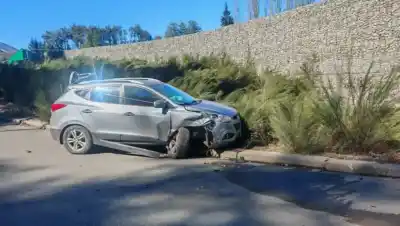 Manejaba una camioneta en sentido contrario de madrugada en el ingreso a Villa La Angostura: lo que descubrió el control