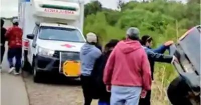 Ruta 5: el despiste en la Curva de Las 40 que terminó con una camioneta volcada