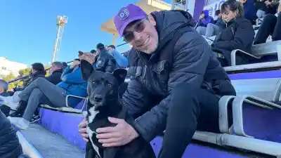 Rescató un perro callejero en la pandemia y hoy es la estrella inesperada de Villa Dálmine
