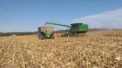 Llaryora anunció $30.000 millones para el campo: la tasa que sorprende a los productores
