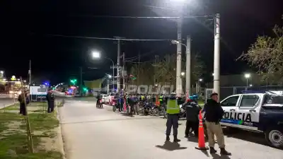 El operativo nocturno en Neuquén y Plottier que dejó a casi 600 identificados y 35 vehículos secuestrados
