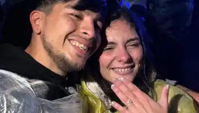 Se arrodilló en pleno show de Ciro y Los Persas: la reacción de ella que nadie esperaba