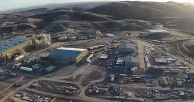 Newmont sigue callada en Cerro Negro: los seis ceses que nadie explica
