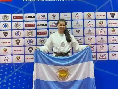 Se subió al podio en Santo Domingo, pero lo que hizo después la dejó a un paso de otra medalla