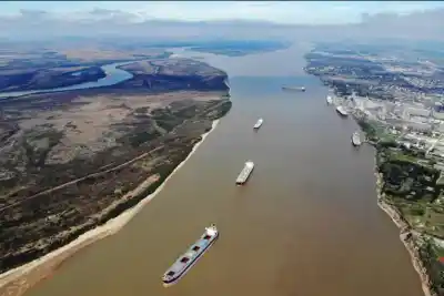 El río Paraná cambia las reglas del dragado: quiénes deberán rendir cuentas y desde cuándo