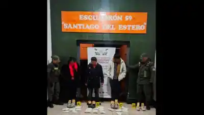 Viajaban en un micro de Jujuy a Buenos Aires: lo que llevaban puesto los delató