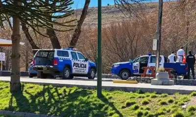 Caminaba por la costanera de Junín y vio algo en la orilla del Chimehuín: lo que encontró conmocionó al pueblo