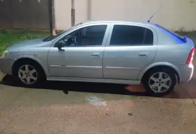 Dos conductores al volante en Villa Mercedes: uno chocó un auto estacionado y el otro llegó a lo de su expareja