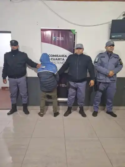 Caminaba por Resistencia con un impedimento legal encima: lo que reveló el escáner lo dejó sin salida