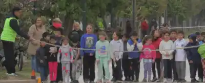 Morteros estrenó el pavimento de Rivadavia con una maratón que sorprendió a todos