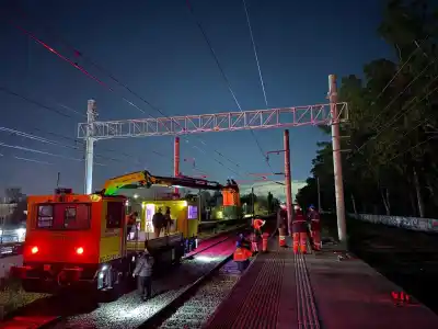 Almirante Brown: la estación de trenes que no se construía desde hace 115 años ya tiene sus primeras columnas