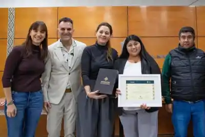 Seis meses de trabajo en telar mapuche: las artesanas de Huncal que sorprendieron en Palermo