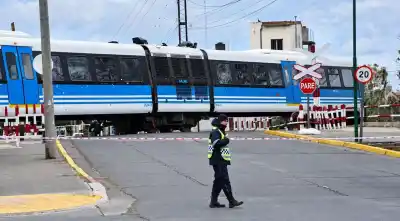 Caminaba junto a las vías del tren en Salta y terminó en el hospital San Bernardo