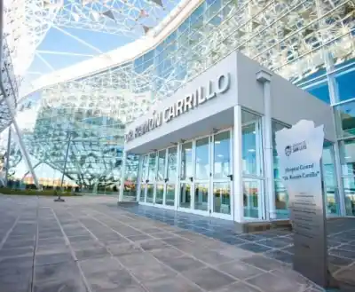 Ofrecen turnos para la libreta sanitaria y terminan en una estafa: la advertencia del Hospital Central