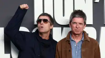 Oasis dejó un mensaje en el cielo de Manchester y sus fans no pueden creer lo que dice