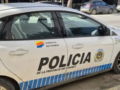 Robo con cuchillo y una agresión brutal: dos adolescentes terminaron detenidos en Madryn