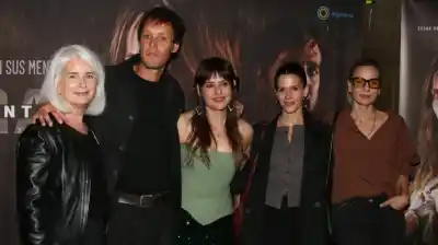La alfombra roja se tiñó de intriga: el estreno argentino que reunió a la estrella de “La casa de papel”