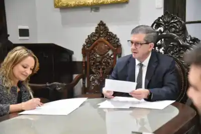 El Senado de Corrientes selló un acuerdo con una universidad y los estudiantes ya se preguntan qué cambia