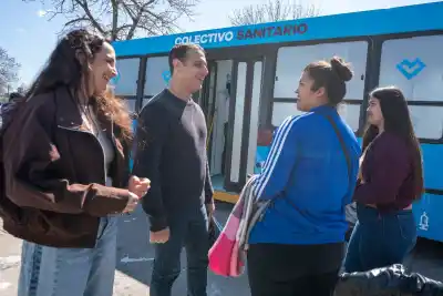 Lanús suma un colectivo que lleva la salud puerta a puerta: dónde atiende y qué se puede hacer