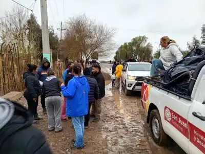 Visitaron cinco departamentos antes de las lluvias: lo que dejaron en las casas de 15 familias