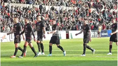 Colón respira en la Zona A, pero la tabla le guarda una mala noticia para el Reducido