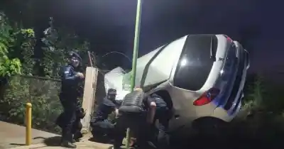 Tragedia en Junín: una joven de 19 años murió tras un violento choque contra un poste