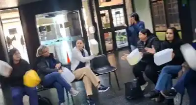 Trabajadores de Tribunales de Lomas llevan semanas sin cobrar: el servicio de limpieza quedó paralizado
