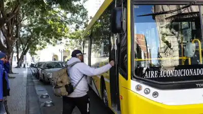 El servicio de colectivos en Santa Fe se normaliza tras la retención de la tarde